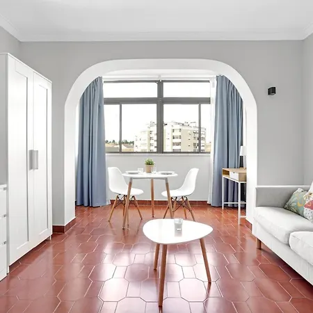 Wonderful Shared In Alfornelos - Near Metro! Maison d'hôtes Lisboa