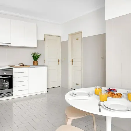 Wonderful Shared In Alfornelos - Near Metro!