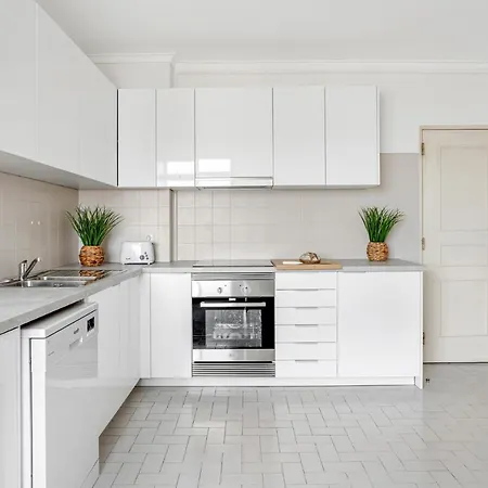 Maison d'hôtes Wonderful Shared In Alfornelos - Near Metro!