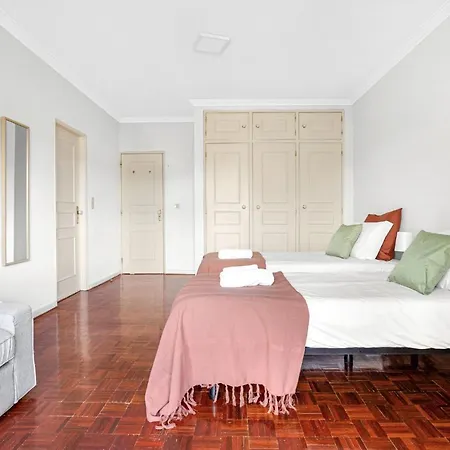 Maison d'hôtes Wonderful Shared In Alfornelos - Near Metro! Lisboa