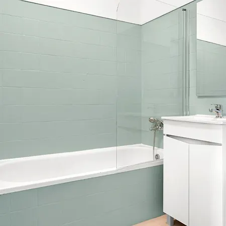 Maison d'hôtes Wonderful Shared In Alfornelos - Near Metro!