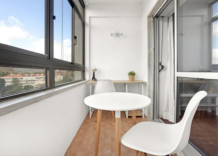 Wonderful Shared In Alfornelos - Near Metro!