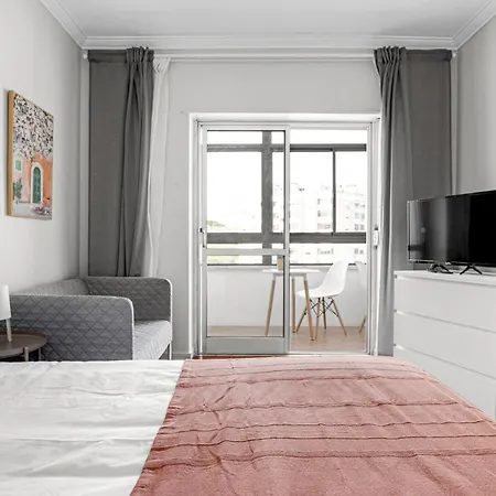 Wonderful Shared In Alfornelos - Near Metro! Gasthof