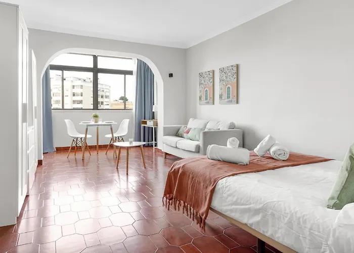 Wonderful Shared In Alfornelos - Near Metro! * Lissabon
