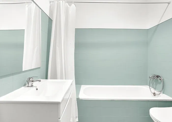 Wonderful Shared In Alfornelos - Near Metro!