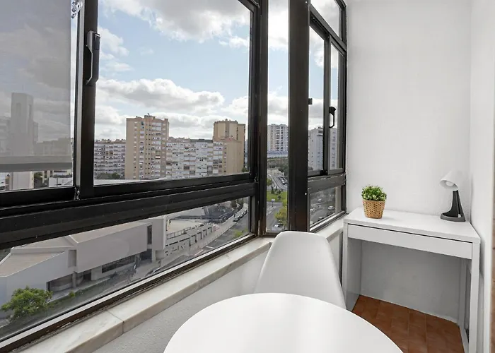 Gasthof Wonderful Shared In Alfornelos - Near Metro! *